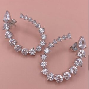 Pendientes Aura en Plata circonitas en forma ovalada. EA008304