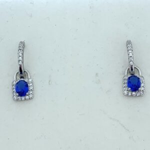 Pendientes Aura Plata aro piedras blancas y piedra color zafiro colgante.EA009204
