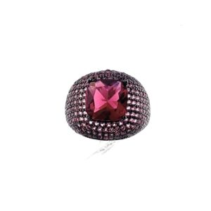 Anillo Aura plata ajustable ancho con pavé y piedra rubí.RI003869